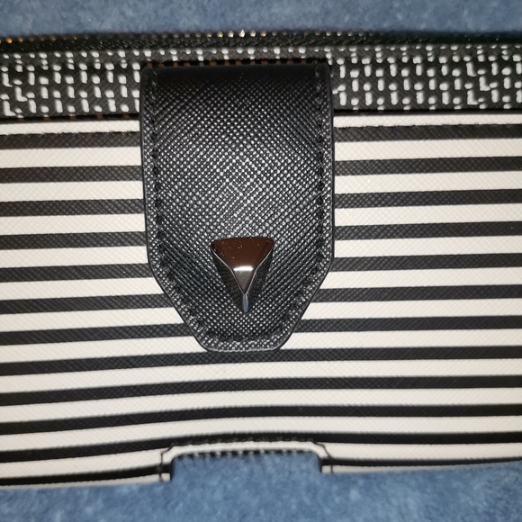 Wallet - Picture 3 of 5